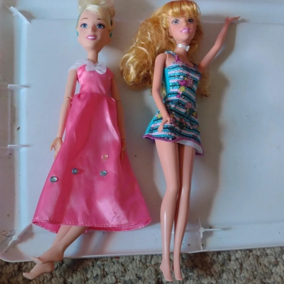 Disney Dolls - Picture 1 of 2